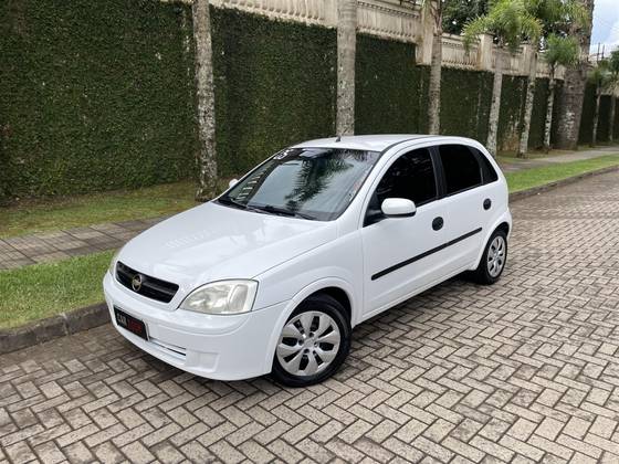 CHEVROLET CORSA 1.0 MPFI JOY SEDAN 8V GASOLINA 4P MANUAL CHEVROLET CORSA 1.0 MPFI JOY SEDAN 8V GASOLINA 4P MANUAL
